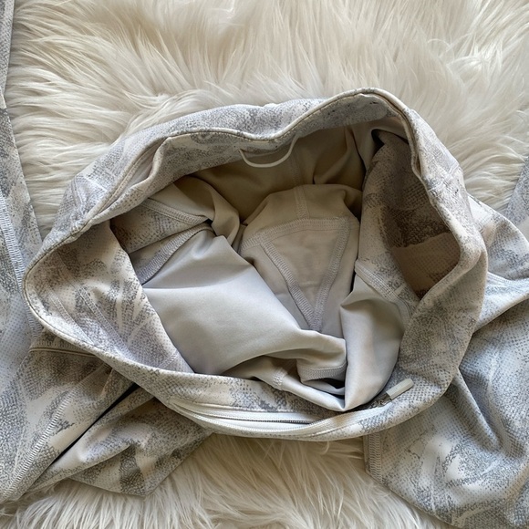 Lululemon Speed Up Tight 6 - Picture 10 of 10